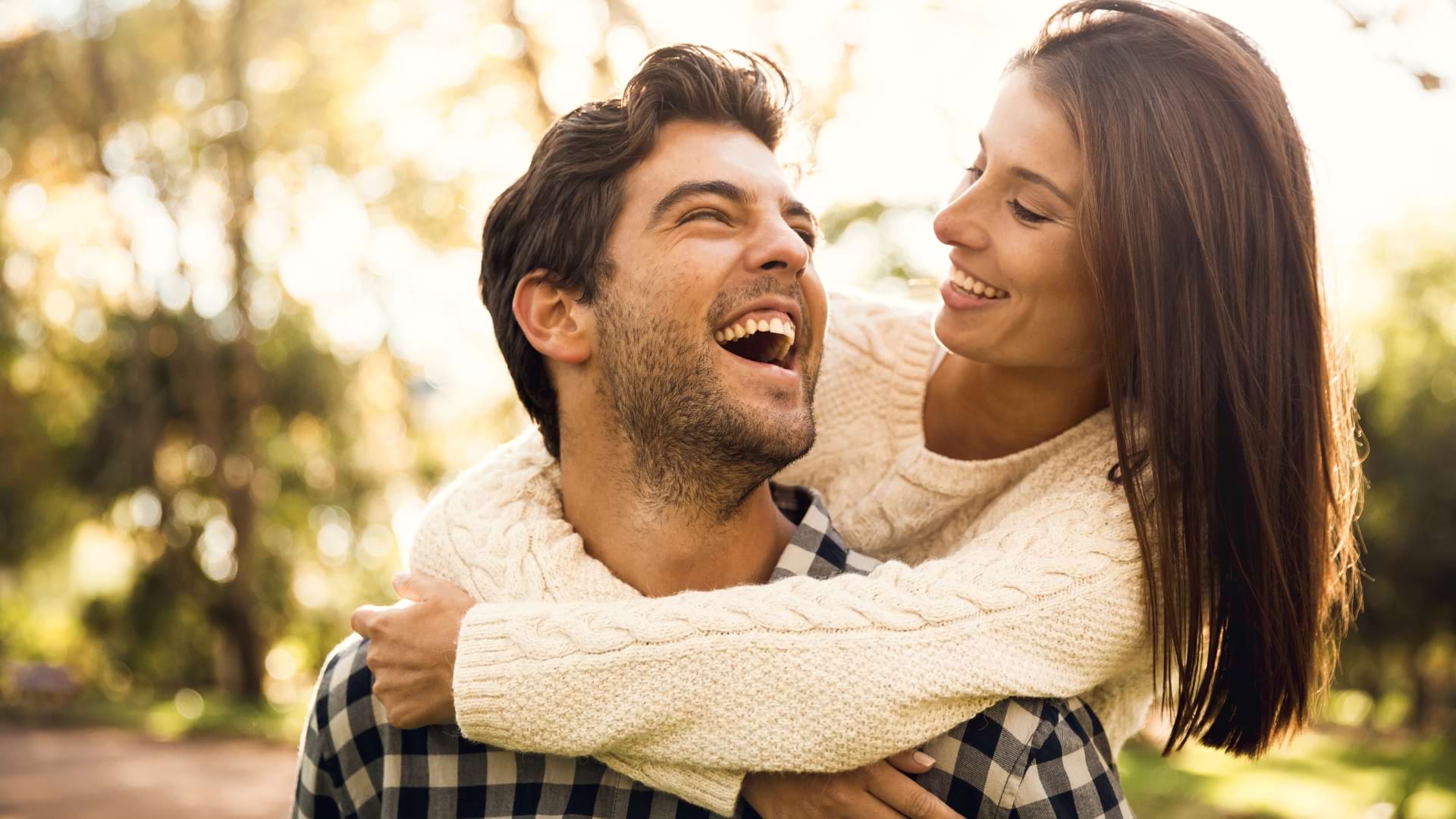 Happy couples dating